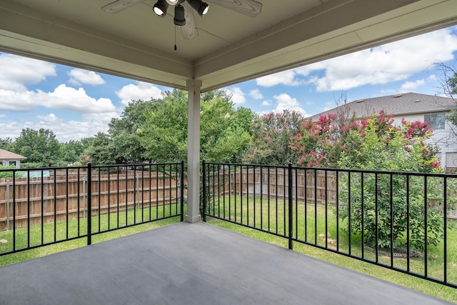 balcony featuring ceiling fan