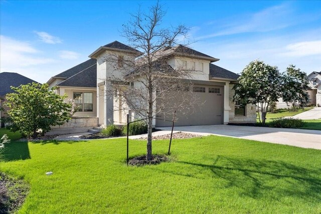 view of front facade with a front yard