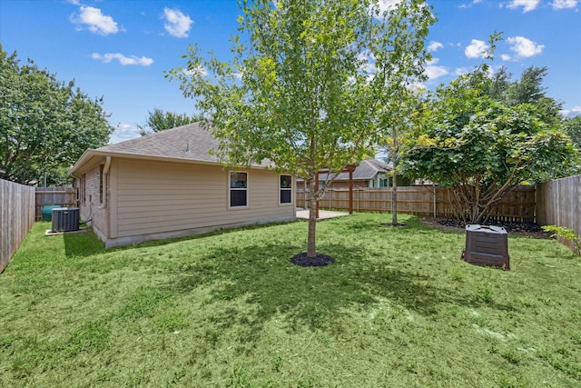 view of yard featuring cooling unit