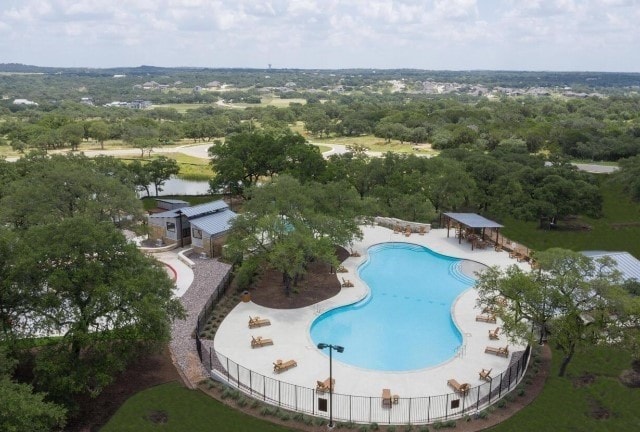 view of swimming pool