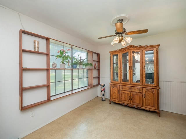 empty room with ceiling fan