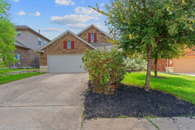 view of front facade with a front lawn