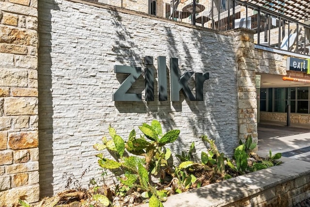 1900 Barton Springs Rd Unit 2046, Austin, TX 78704 - view of community sign
