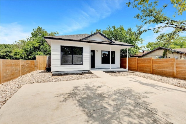 314 Saxon Ln, Austin, TX 78741 - view of front of home featuring covered porch and a fenced backyard
