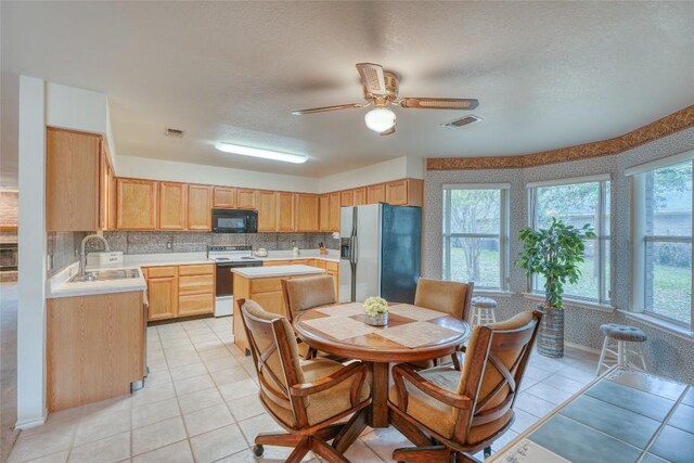 710 Highland Dr, Marble Falls, TX 78654 - photo 15