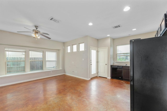 entrance foyer featuring ceiling fan