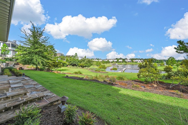 view of yard featuring a water view