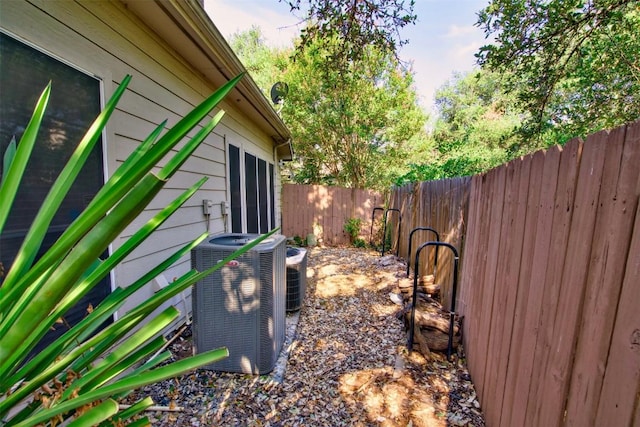 view of yard featuring cooling unit