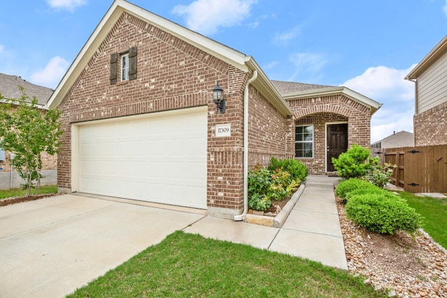 view of front property featuring a garage