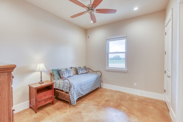 bedroom featuring ceiling fan