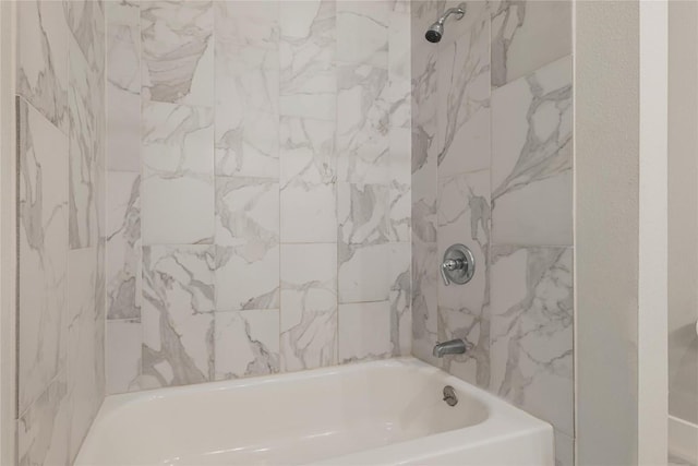 4507 E Martin Luther King Jr Blvd Unit 122, Austin, TX 78721 - full bath featuring shower / bathtub combination