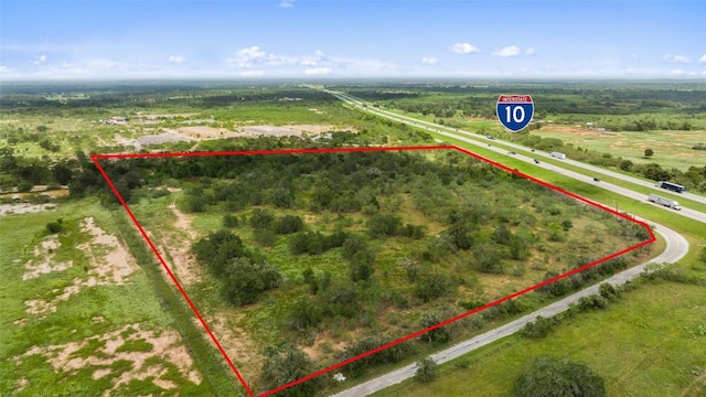 Listing photo 2 for 2228 Roosevelt Rd, Luling TX 78648