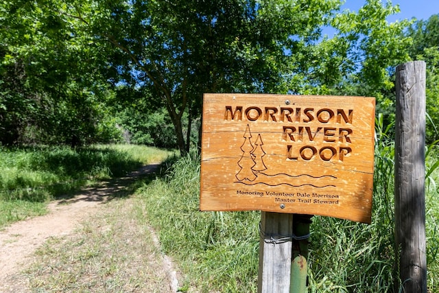 view of community / neighborhood sign