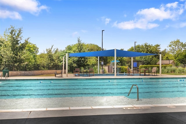 view of swimming pool