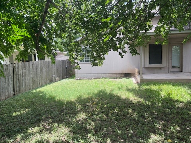 view of yard with a patio