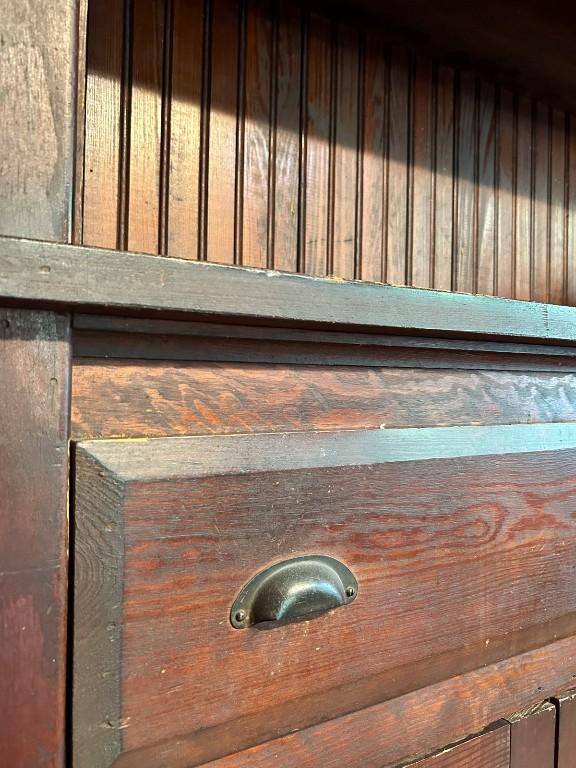 interior details with wooden walls