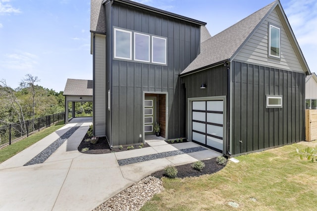 view of front of property with a front lawn