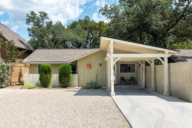 view of front facade featuring a carport