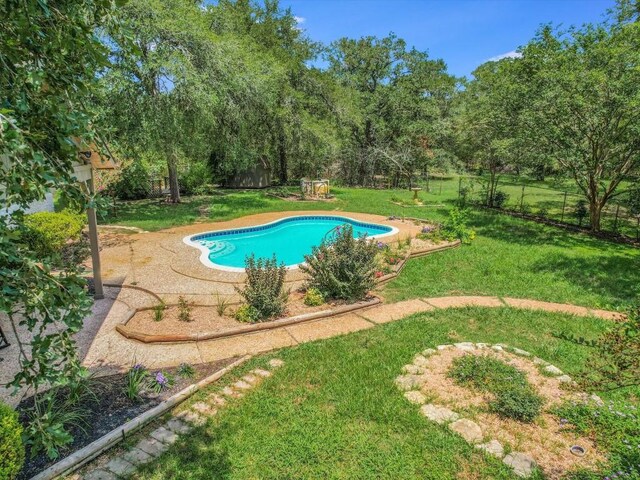 653 Leisure Ln, Cedar Creek, TX 78612 - view of swimming pool