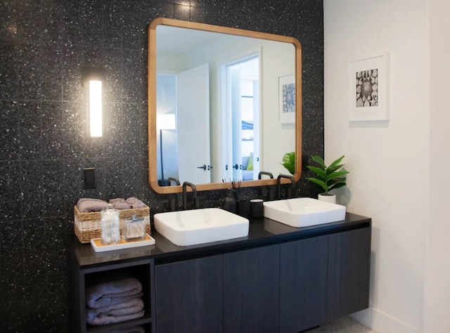 bathroom with dual bowl vanity