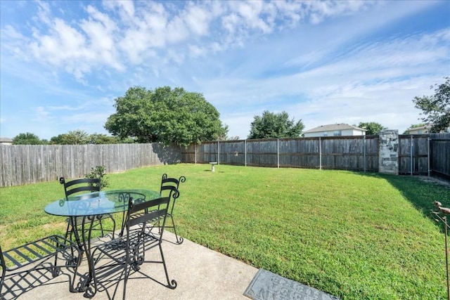 view of yard with a patio