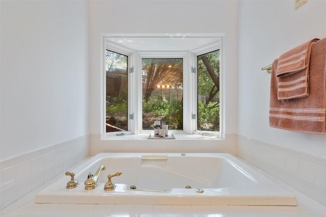 5913 Doone Valley Ct, Austin, TX 78731 - full bath featuring a whirlpool tub