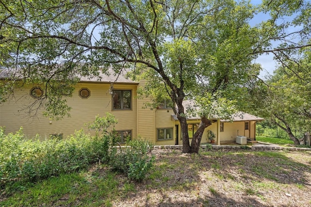 5913 Doone Valley Ct, Austin, TX 78731 - view of front of property