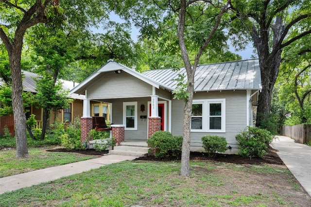 view of front of property featuring a porch