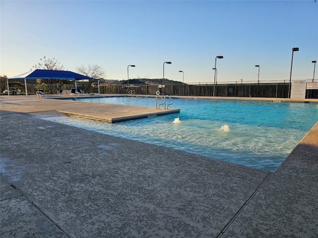 view of swimming pool