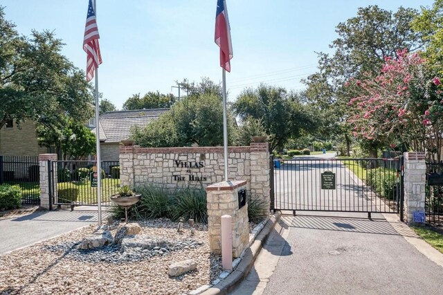 view of community / neighborhood sign