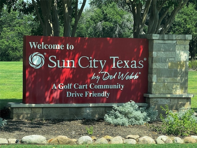 view of community / neighborhood sign