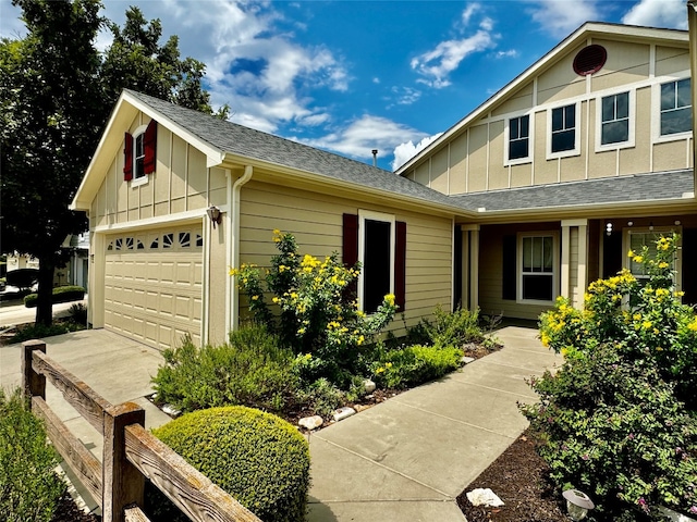 view of front of property featuring a garage