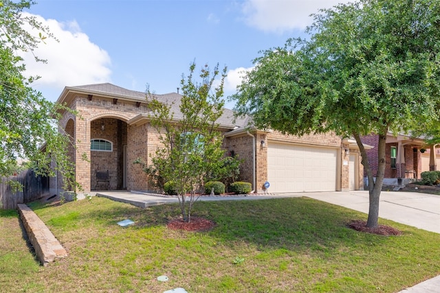 view of front of property with a front yard