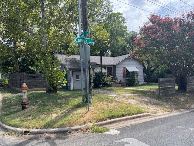 view of front of home with a front yard