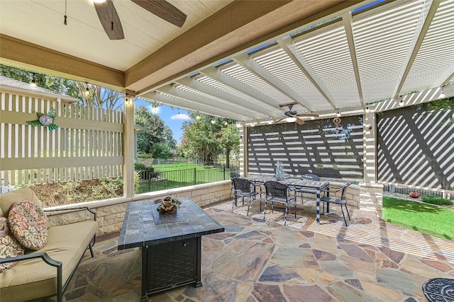 view of patio / terrace with a pergola and ceiling fan