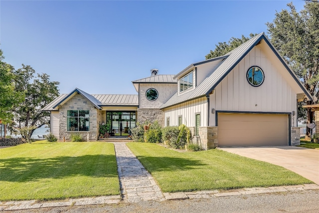 view of front of home featuring a front lawn