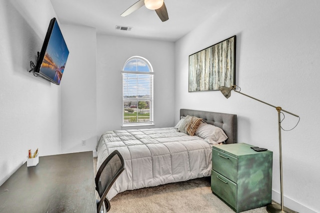 bedroom with ceiling fan