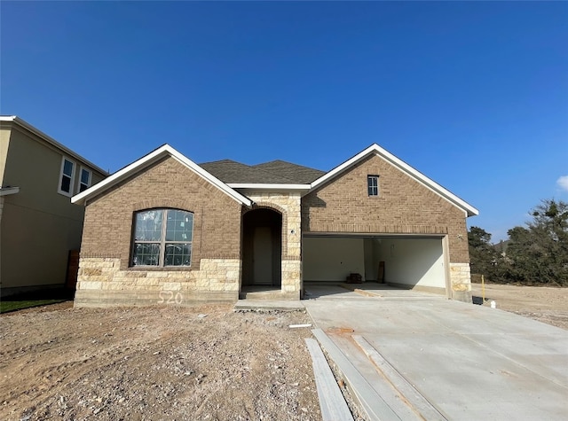 view of front facade with a garage