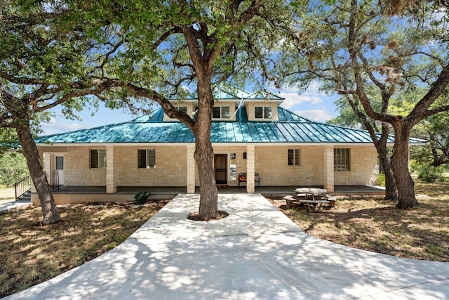 view of front of house