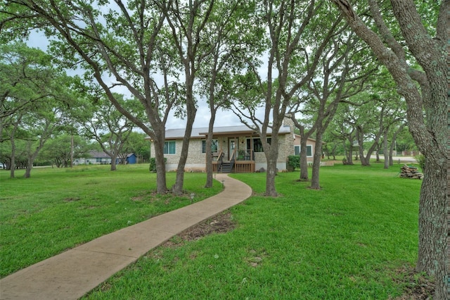 view of front of house featuring a front yard