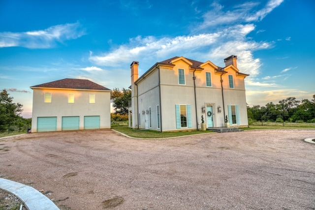 view of front facade featuring a garage