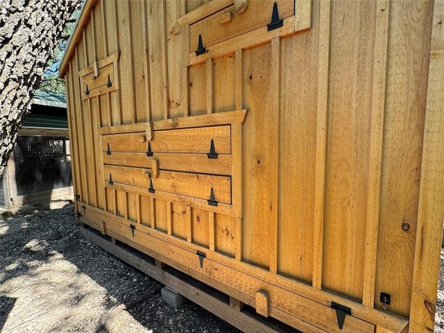 view of outdoor structure