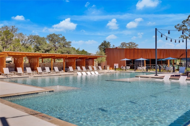 view of swimming pool