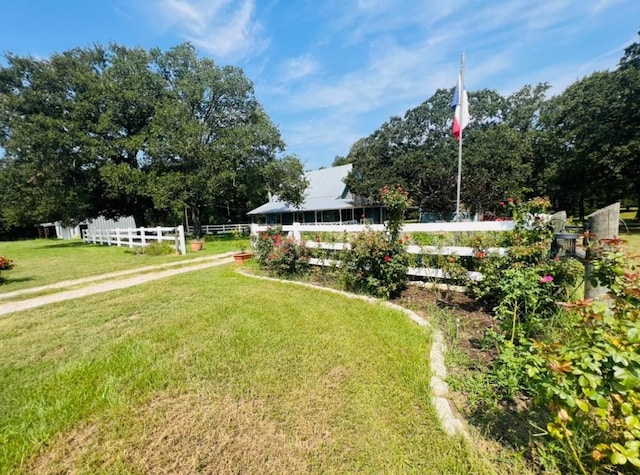 exterior space featuring fence