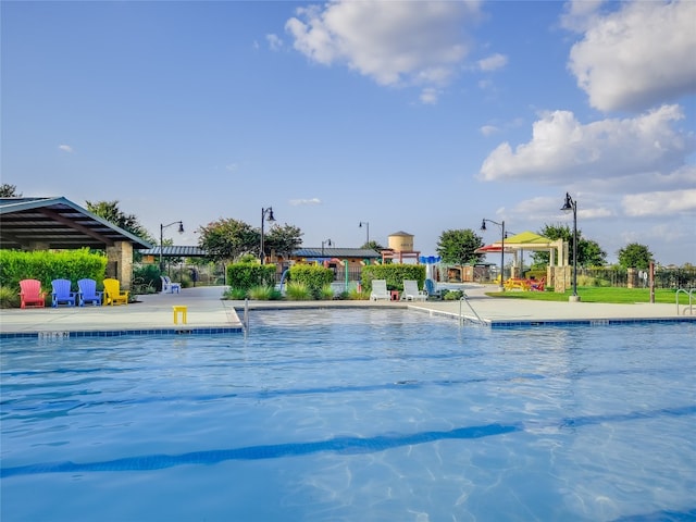 view of swimming pool