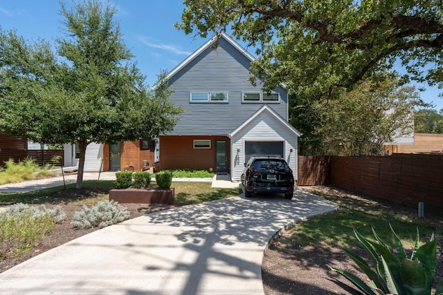 view of front property