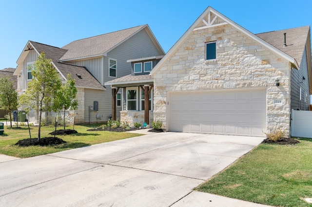 view of front facade with a front lawn