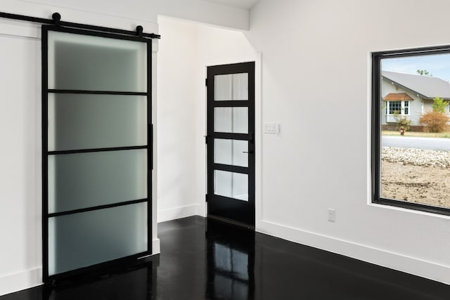 entryway featuring a barn door