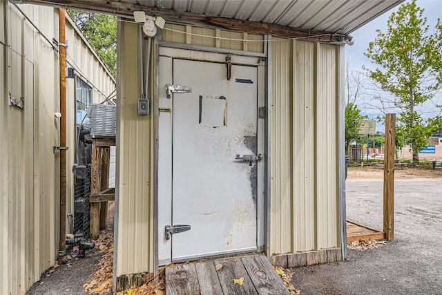 view of outbuilding