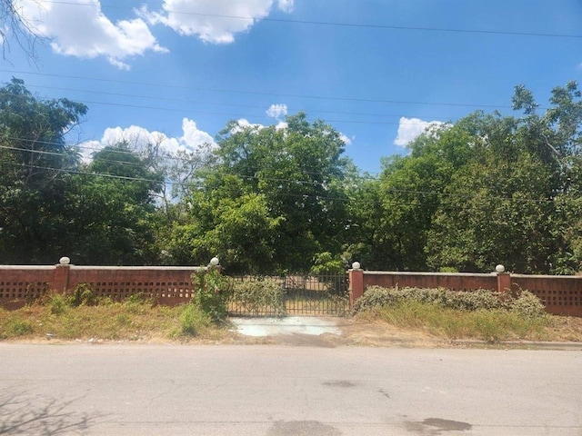 0004 Thrasher Ln, Austin TX, 78741 land for sale